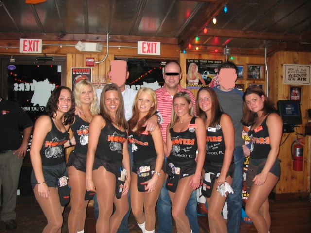 hooters.jpg